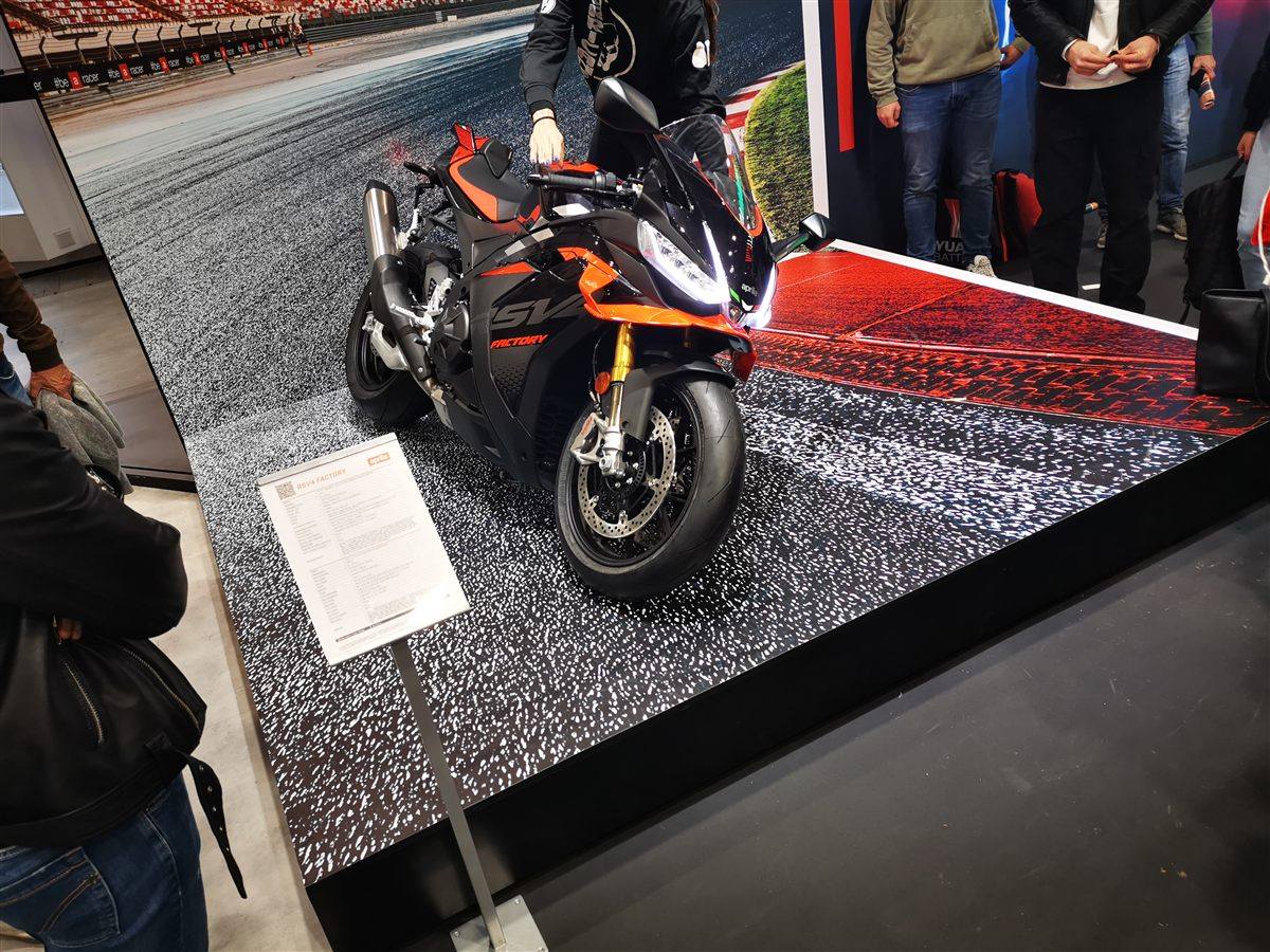 APRILIA RSV4 2025