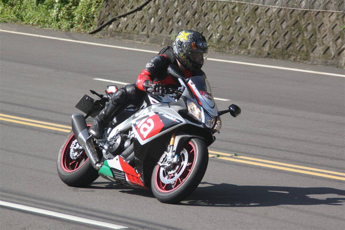 APRILIA RSV4 RF 2017
