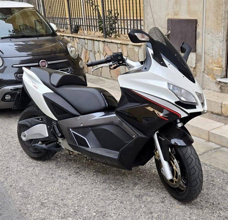 APRILIA SRV 850 MAXI 2015