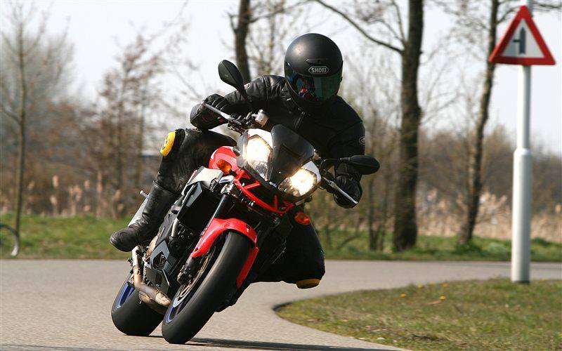 APRILIA TUONO 1000 R 2006