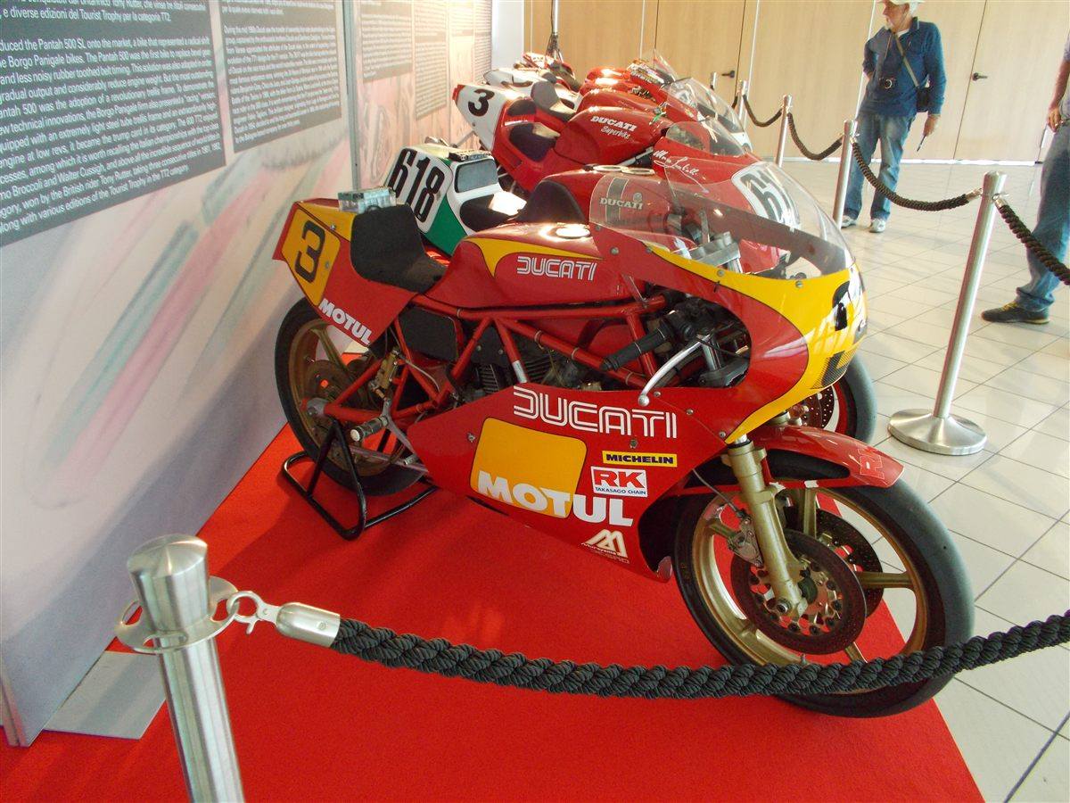 DUCATI 600 TT2 1982 - 1984