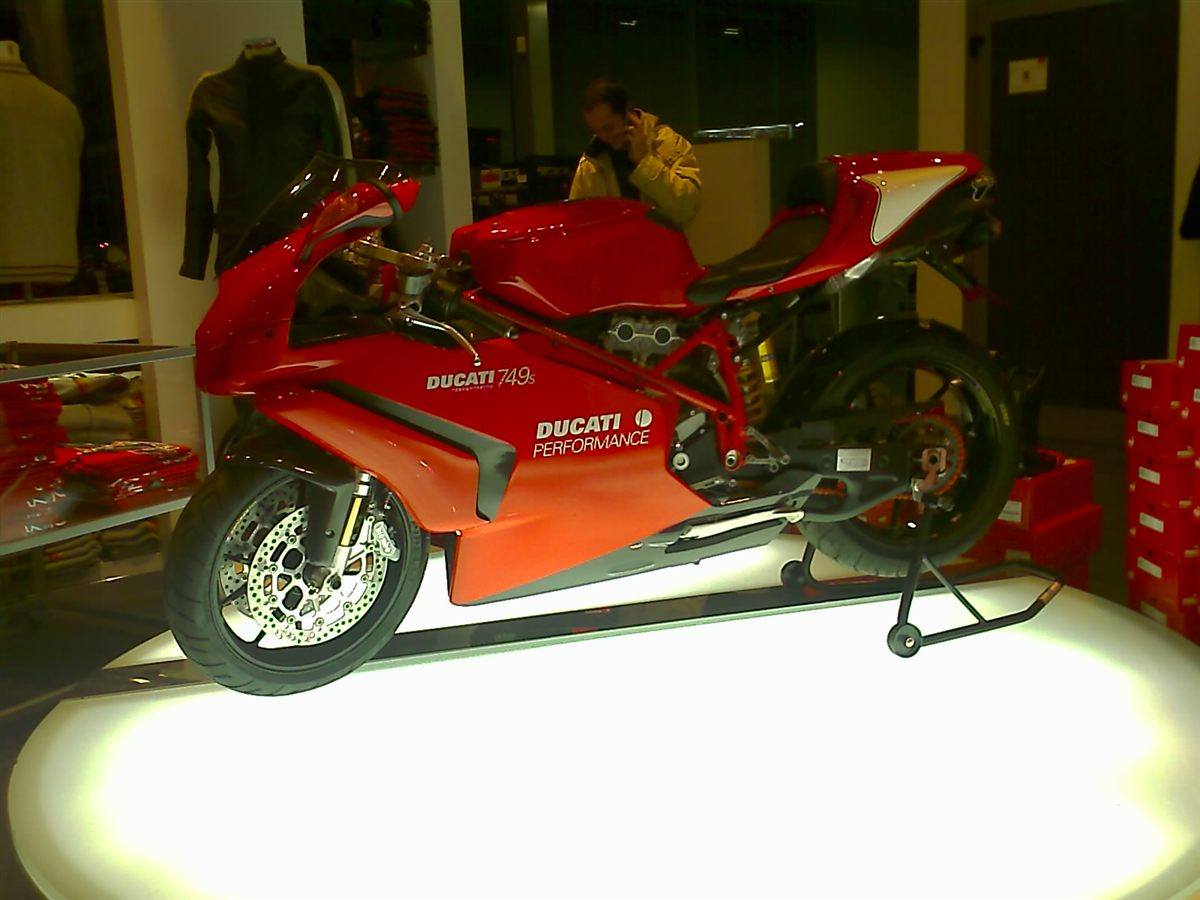 DUCATI 749S 2004