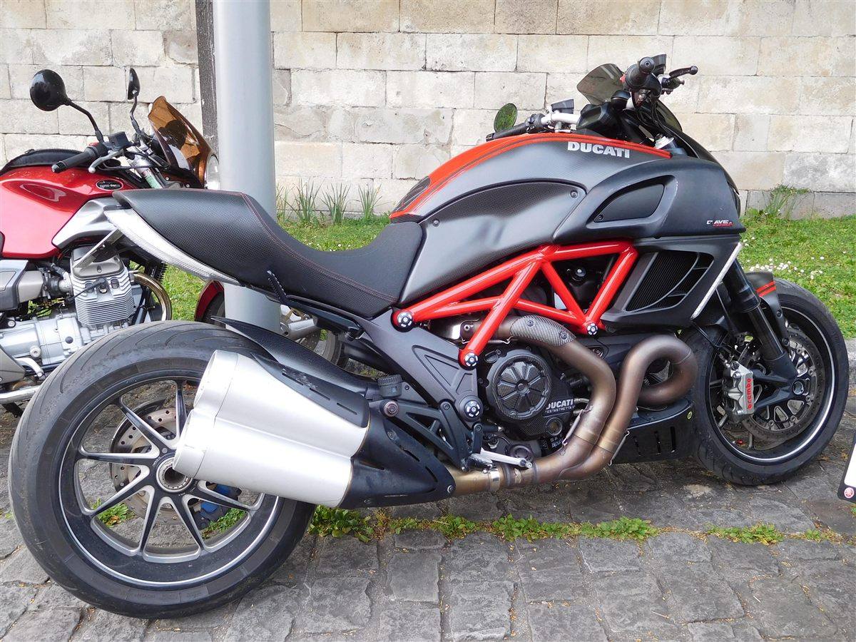 DUCATI DIAVEL CARBON 2015
