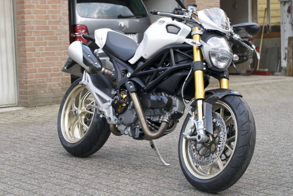 DUCATI MONSTER 1100 2010