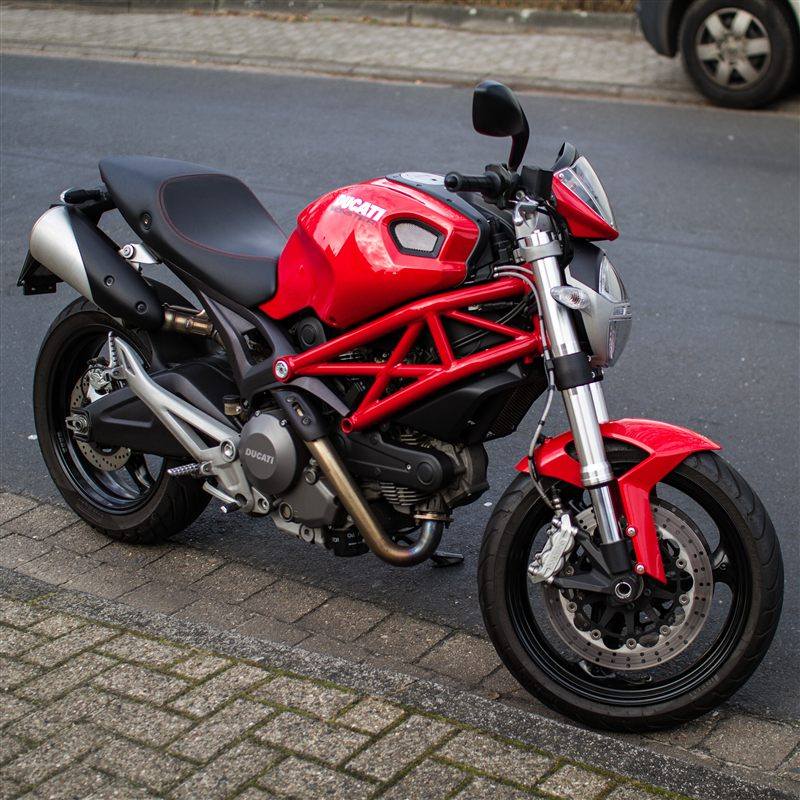 DUCATI MONSTER 696 2010