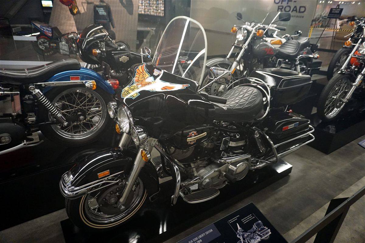 HARLEY-DAVIDSON ELECTRA GLIDE FLH 1200 1976 - 1977