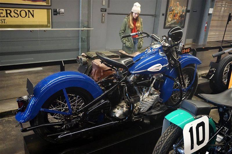 HARLEY-DAVIDSON FL KNUCKLEHEAD TYPE 74 1946