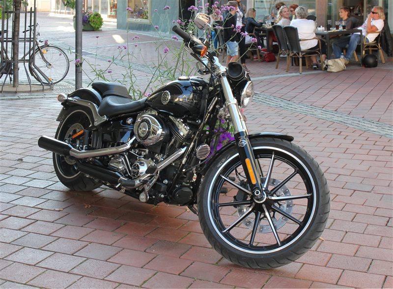 HARLEY-DAVIDSON SOFTAIL BREAKOUT 2013