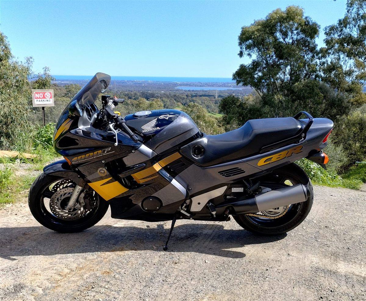 HONDA CBR 1000F 1998