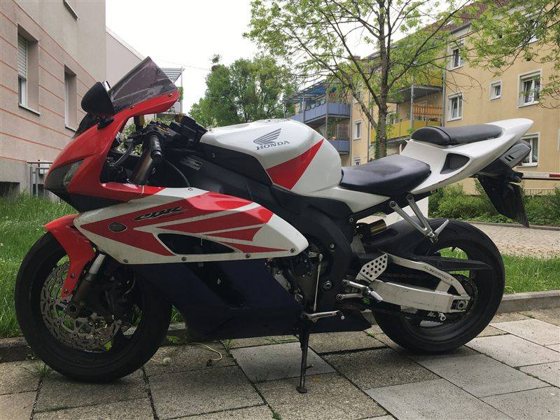 HONDA CBR 1000RR 2005