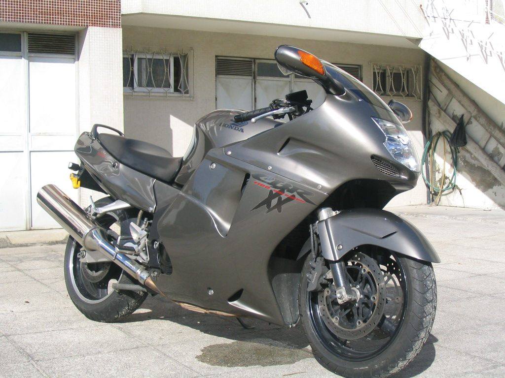 HONDA CBR 1100XX SUPER BLACKBIRD 1998