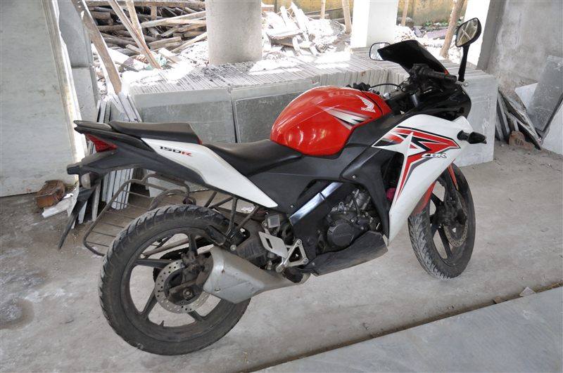 HONDA CBR 150R 2011 - 2012