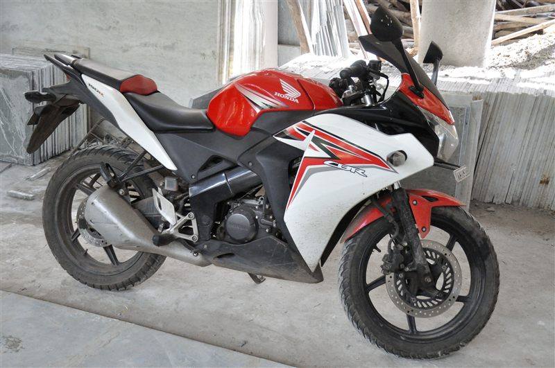 HONDA CBR 150R 2013 - 2014