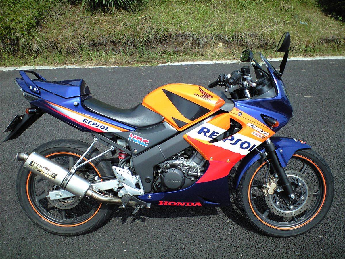HONDA CBR 150R REPSOL 2005