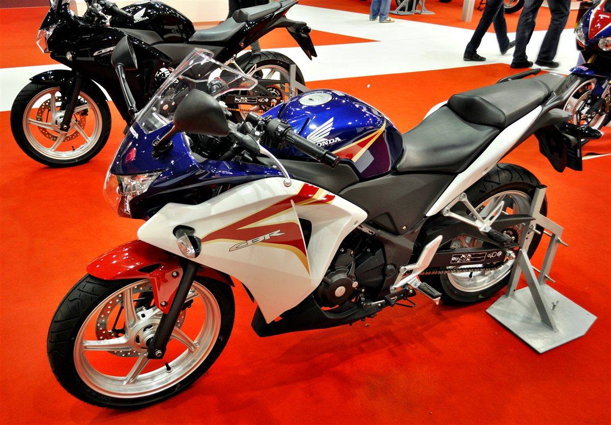 HONDA CBR 250R TRICOLOUR 2013