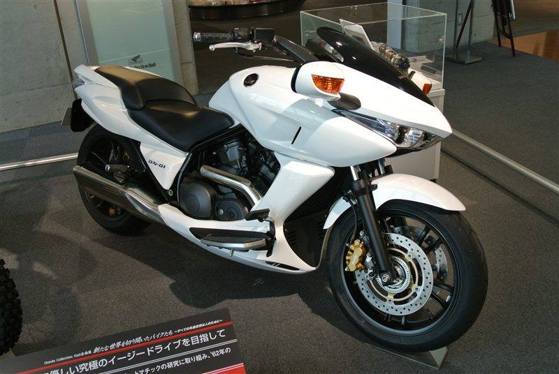 HONDA DN-01 2008 - 2010