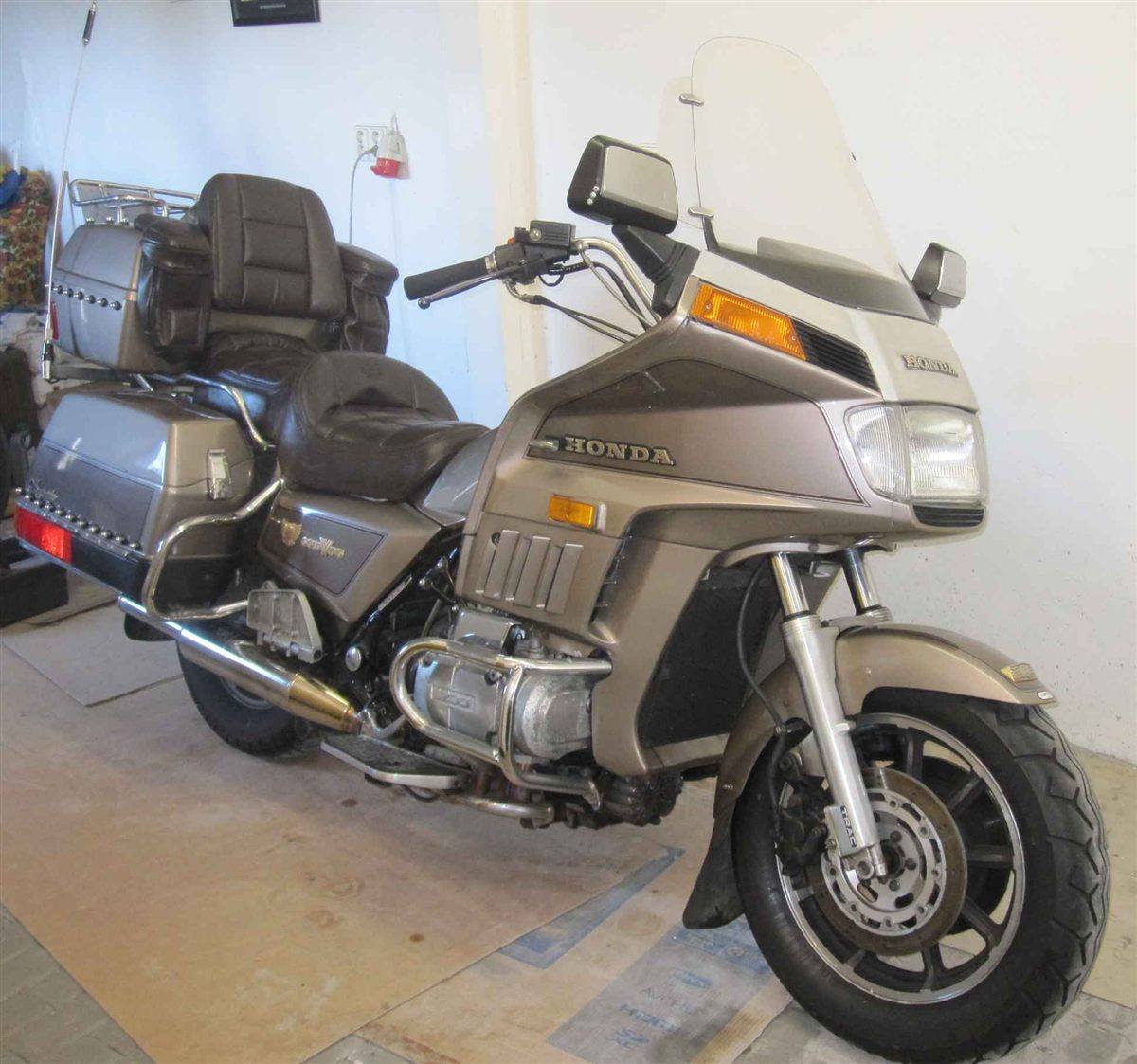 HONDA GL 1200 GOLD WING 1984