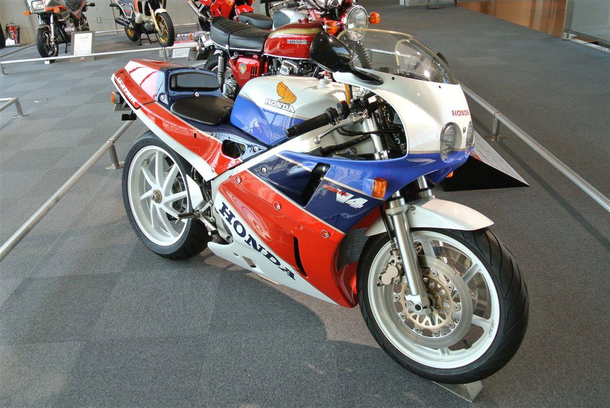 HONDA RC 30 1987