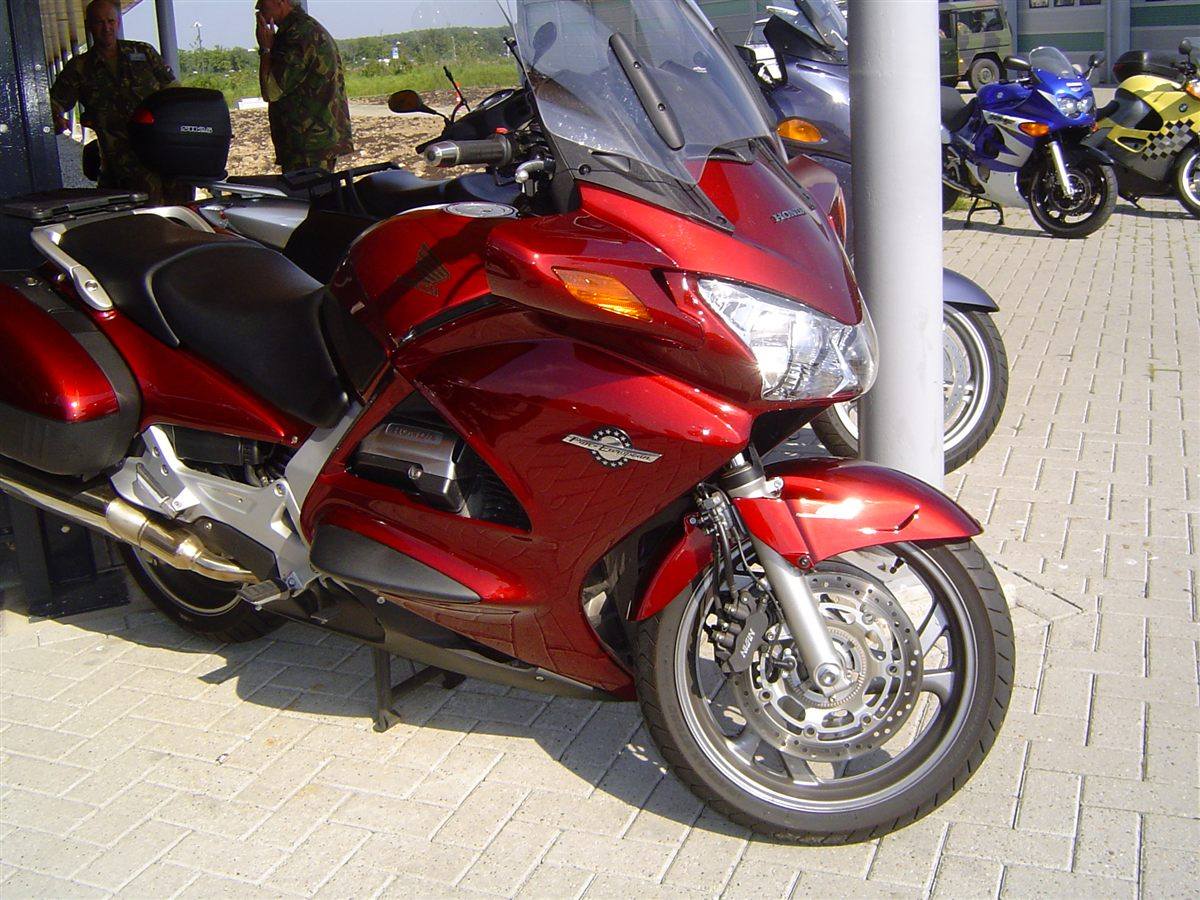 HONDA ST 1300 PAN EUROPEAN 2005