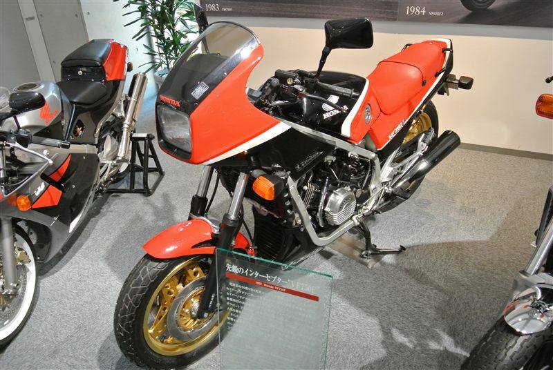 HONDA VF 750F INTERCEPTOR V45 1984