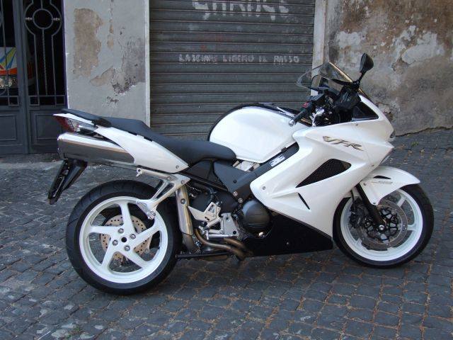 HONDA VFR 800F V-TEC ABS 2009
