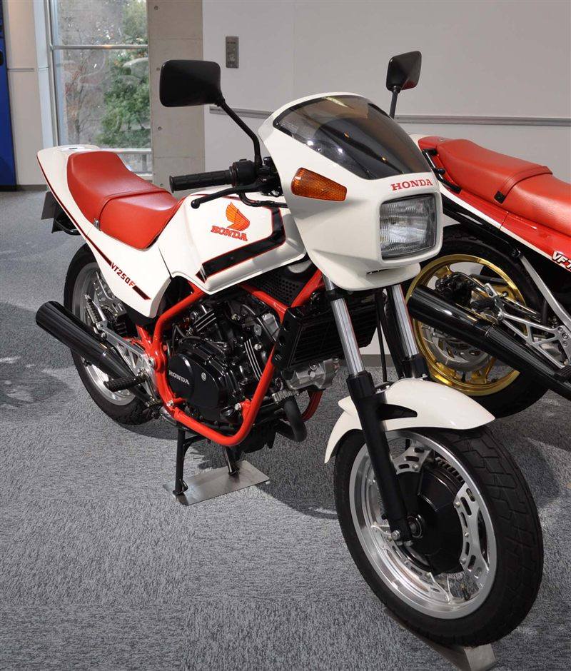 HONDA VT 250F 1982