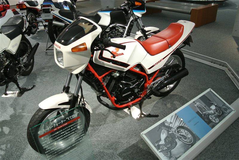 HONDA VT 250F 1982