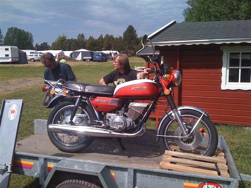 SUZUKI GT 250 1974