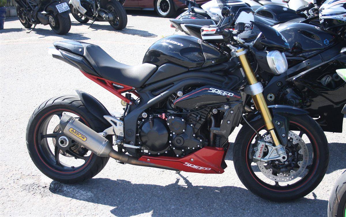 TRIUMPH SPEED TRIPLE R 2016