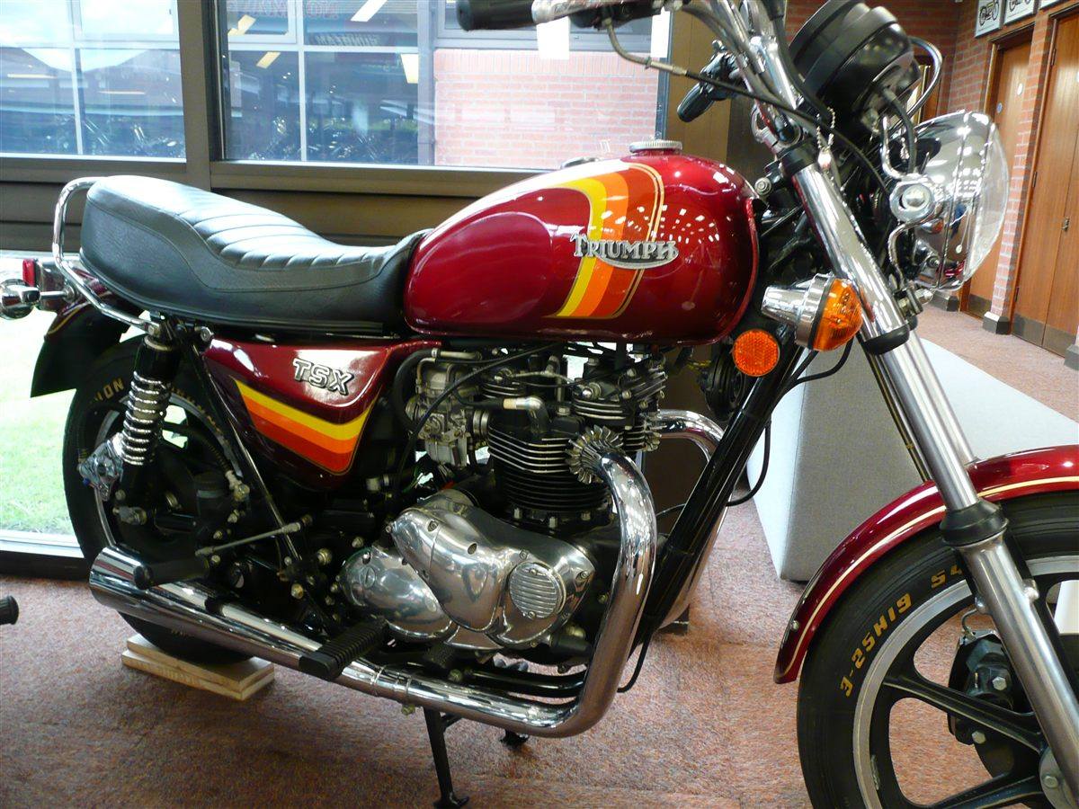 TRIUMPH T 140 750 TSX 1982