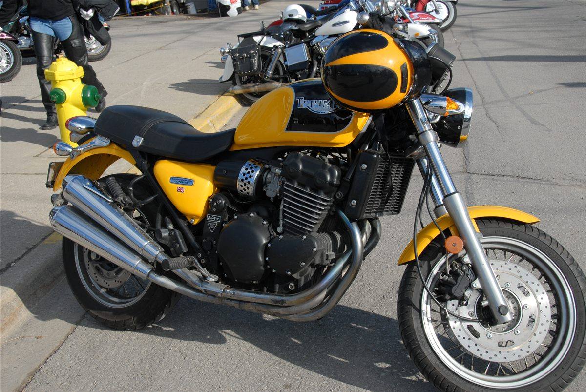 TRIUMPH THUNDERBIRD 900 SPORT 2000 - 2004