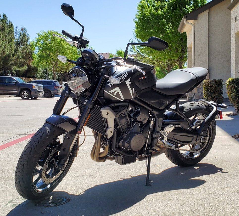 TRIUMPH TRIDENT 660 TRIPLE TRIBUTE 2025