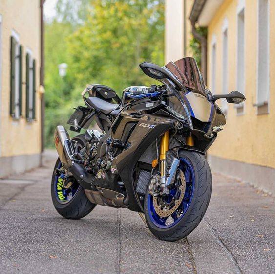 YAMAHA YZF 1000 R1 2018