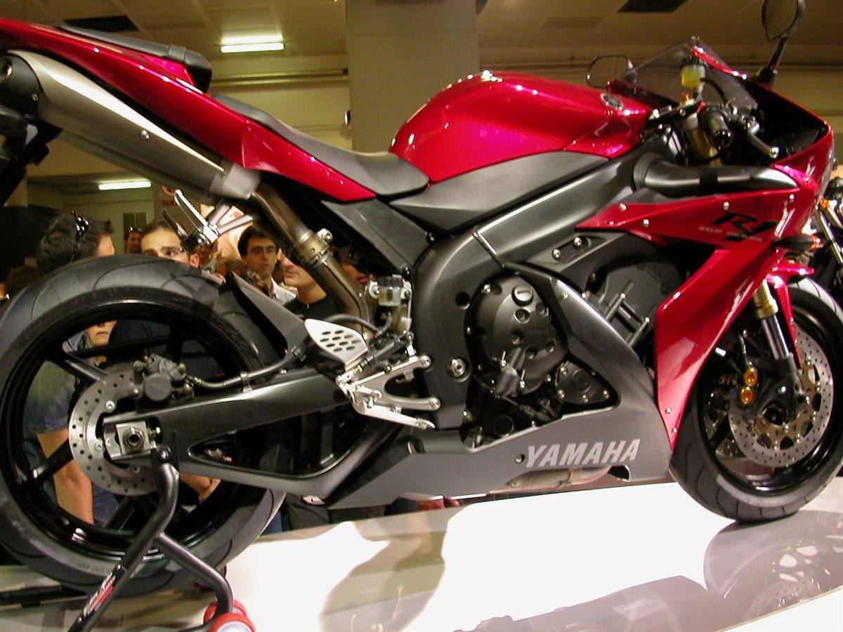 YAMAHA YZF-1000 R1 2004