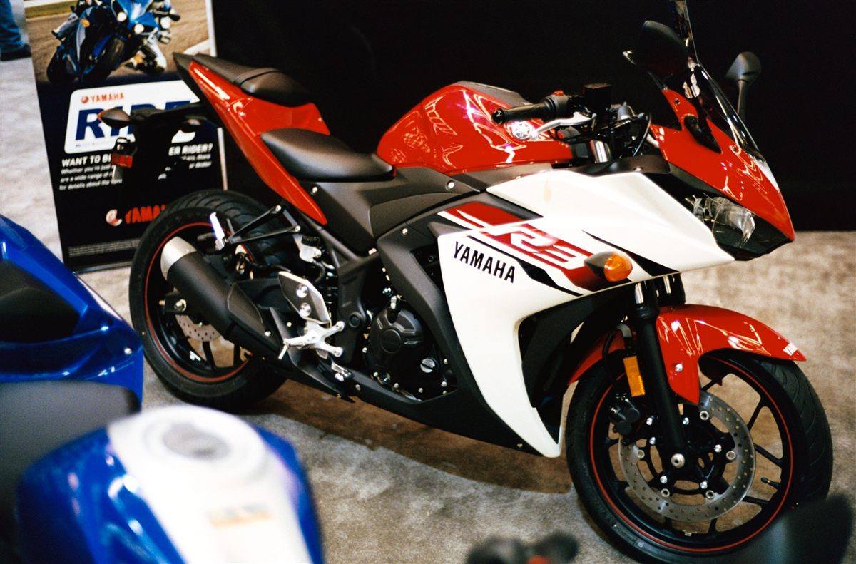 YAMAHA YZF-R3 2015